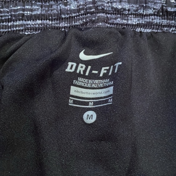 Women’s Nike Tempo Shorts, size medium. - Picture 4 of 5